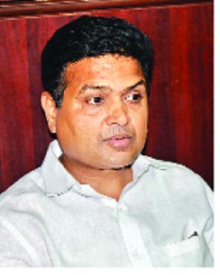 Miniclaw officer, contractor arrested for bribe | लाच घेतल्याप्रकरणी खणीकर्म अधिकारी, ठेकेदारास अटक Miniclaw officer, contractor arrested for bribe | लाच घेतल्याप्रकरणी खणीकर्म अधिकारी, ठेकेदारास अटक