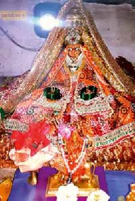 Lottangan, lemon slices and animal sacrifice | लोटांगण, लिंबूचे काप अन् पशुंचे बळी