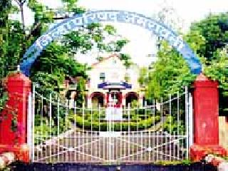 Water scarcity, on the Zp's hand | पाणी टंचाईवरून झेडपीचे ‘हात’वर