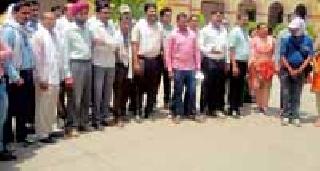 Boycott of Takht for the tenth farming | दहाव्या कृषी गणनेसाठी तलाठ्यांचा बहिष्कार Boycott of Takht for the tenth farming | दहाव्या कृषी गणनेसाठी तलाठ्यांचा बहिष्कार