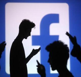 The joy of Facebook Likes is a few moments of fun | फेसबूक लाईक्सने मिळणारा आनंद काही क्षणांचा The joy of Facebook Likes is a few moments of fun | फेसबूक लाईक्सने मिळणारा आनंद काही क्षणांचा