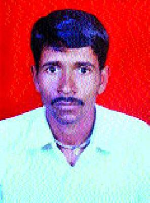 Four farmer suicides in two days | दोन दिवसांत चार शेतकऱ्यांच्या आत्महत्या