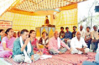 Who will break the chains of exclusion? | बहिष्कृततेच्या बेड्या तोडणार कोण? Who will break the chains of exclusion? | बहिष्कृततेच्या बेड्या तोडणार कोण?