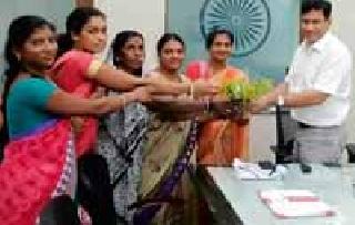 Women have to delete the liquor shop | दारू दुकान हटवा महिला सरसावल्या Women have to delete the liquor shop | दारू दुकान हटवा महिला सरसावल्या