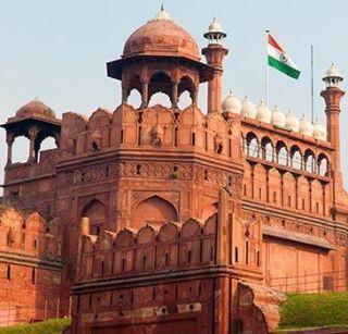 After the cartridges and ammunition, now the grenade found in the Red Fort | काडतुसे आणि दारूगोळ्यानंतर आता लाल किल्ल्यात सापडलं ग्रेनेड After the cartridges and ammunition, now the grenade found in the Red Fort | काडतुसे आणि दारूगोळ्यानंतर आता लाल किल्ल्यात सापडलं ग्रेनेड