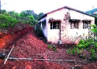 The porridge damaged still neglected today | पोयनार धरणग्रस्त आजही उपेक्षितच The porridge damaged still neglected today | पोयनार धरणग्रस्त आजही उपेक्षितच