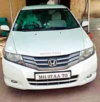 Finally, the President gave up the illusion of red light | अखेर अध्यक्षांनी सोडला लाल दिव्याचा मोह Finally, the President gave up the illusion of red light | अखेर अध्यक्षांनी सोडला लाल दिव्याचा मोह