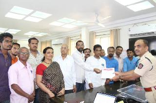 Pansare, Dabholkar's killers declared terrorists as terrorists | पानसरे, दाभोलकर खुनांतील आरोपींना दहशतवादी जाहीर करा Pansare, Dabholkar's killers declared terrorists as terrorists | पानसरे, दाभोलकर खुनांतील आरोपींना दहशतवादी जाहीर करा