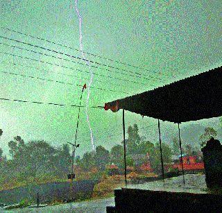 Bhor taluka: Rainstorm with stormy wind | भोर तालुका : वादळी वाऱ्यासह पावसाचा तडाखा Bhor taluka: Rainstorm with stormy wind | भोर तालुका : वादळी वाऱ्यासह पावसाचा तडाखा