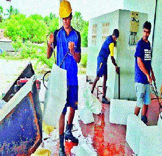 Inadequate ice is collected by the fighter | अखाद्य बर्फाचा होतोय जीवघेणा गोळा Inadequate ice is collected by the fighter | अखाद्य बर्फाचा होतोय जीवघेणा गोळा