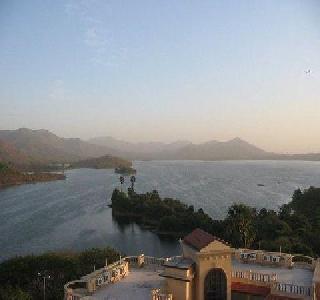 Sanjivani of Vihar Lake birds | विहार लेकची पक्ष्यांना संजीवनी Sanjivani of Vihar Lake birds | विहार लेकची पक्ष्यांना संजीवनी
