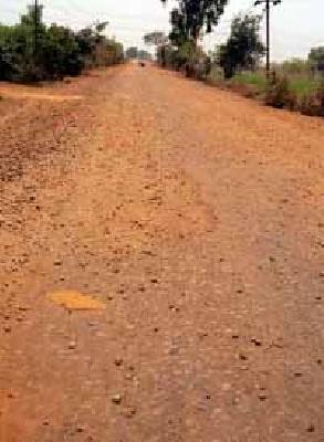 The Brahmapuri-Wadsa state road has begun from year to year | ब्रह्मपुरी-वडसा राज्यमार्गाचे वर्षभरापासून भिजत घोंगडे The Brahmapuri-Wadsa state road has begun from year to year | ब्रह्मपुरी-वडसा राज्यमार्गाचे वर्षभरापासून भिजत घोंगडे