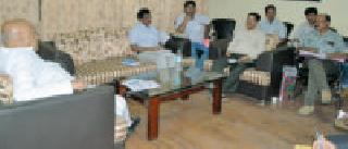 Priority to the people of public life from government funding | शासकीय निधीतून लोकहितांच्या क ामांना प्राधान्य Priority to the people of public life from government funding | शासकीय निधीतून लोकहितांच्या क ामांना प्राधान्य