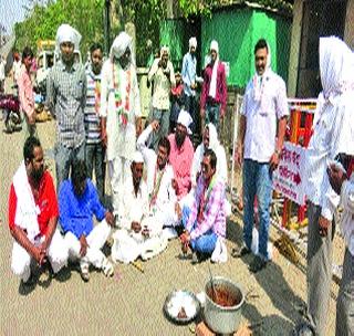 Congratulations to the chatter of the Congress! | काँग्रेसने वाटल्या तुरीच्या घुगर्‍या !