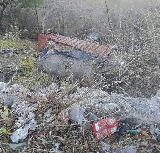 Accidents, trucks and containers collapsed in the depth of 200 feet deep in Ajantha Ghat | अजिंठा घाटात पुन्हा अपघात, ट्रक आणि कंटेनर 200 फुट खोल दरीत कोसळले