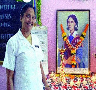 Now a nursing profession! | आता नर्सिंग हे प्रोफेशन!