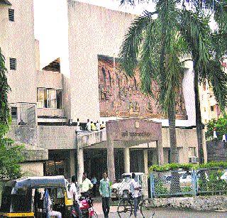 Public Representatives | प्रशासनाच्या मुजोरीपुढे लोकप्रतिनिधींची नांगी