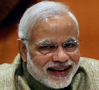 "She" for marriage with girlfriends is directly linked to Modi | गर्लफ्रेंडसोबत लग्नासाठी "त्या"ने घातलं थेट मोदींना साकडं "She" for marriage with girlfriends is directly linked to Modi | गर्लफ्रेंडसोबत लग्नासाठी "त्या"ने घातलं थेट मोदींना साकडं