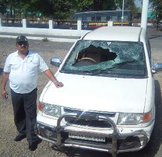 Chakan passenger looted two lacs in Pethgaon Shivar; The accused arrested | चाकणच्या प्रवाशाला जातेगाव शिवारात दोन लाखाला लुटले; आरोपीस अटक Chakan passenger looted two lacs in Pethgaon Shivar; The accused arrested | चाकणच्या प्रवाशाला जातेगाव शिवारात दोन लाखाला लुटले; आरोपीस अटक