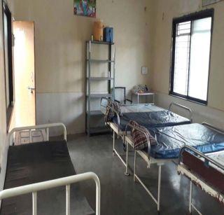 Facilities in the heat stroke chamber in Taloda subdivision hospital | तळोदा उपजिल्हा रुग्णालयात उष्माघात कक्षात सुविधांची वानवा