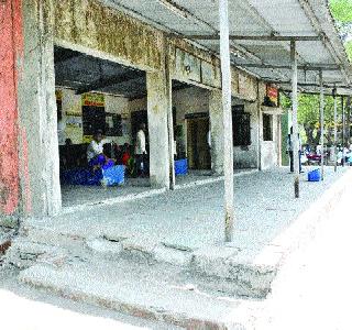 Dombivli-Pune bus stop ST | डोंबिवली-पुणे बसला एसटीचाच खोडा Dombivli-Pune bus stop ST | डोंबिवली-पुणे बसला एसटीचाच खोडा