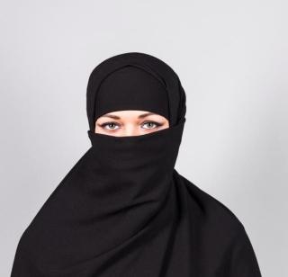 Indian woman gets married to Pakistani man on gunshot | बंदुकीच्या धाकावर भारतीय महिलेचे पाकिस्तानी व्यक्तीसोबत लग्न ! Indian woman gets married to Pakistani man on gunshot | बंदुकीच्या धाकावर भारतीय महिलेचे पाकिस्तानी व्यक्तीसोबत लग्न !