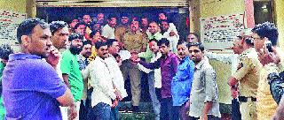 The angry villagers removed the front | संतप्त ग्रामस्थांनी काढला मोर्चा The angry villagers removed the front | संतप्त ग्रामस्थांनी काढला मोर्चा