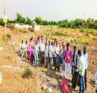 Yusupa urged to 'free the plastic' in the village | सणसर गाव ‘प्लॅस्टिकमुक्त’ करण्यासाठी युवक सरसावले Yusupa urged to 'free the plastic' in the village | सणसर गाव ‘प्लॅस्टिकमुक्त’ करण्यासाठी युवक सरसावले