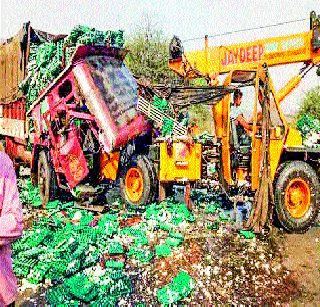 Accidental Way, Accidental Way | एक्स्प्रेस वे ठरतोय अपघाती मार्ग Accidental Way, Accidental Way | एक्स्प्रेस वे ठरतोय अपघाती मार्ग