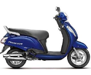 The tradition was broken! A visit to the mother-in-law instead of the bride, the two-wheeler, the gold ring | परंपरा मोडली! नववधू ऐवजी सासूला भेट दिली दुचाकी, सोन्याची नथ The tradition was broken! A visit to the mother-in-law instead of the bride, the two-wheeler, the gold ring | परंपरा मोडली! नववधू ऐवजी सासूला भेट दिली दुचाकी, सोन्याची नथ