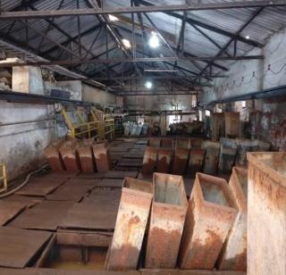 FDA proceedings against mining factory in Meera Road | मीरा रोडमध्ये निकृष्ट दर्जाचा बर्फ बनविणा-या कारखान्यावर एफडीएची कारवाई FDA proceedings against mining factory in Meera Road | मीरा रोडमध्ये निकृष्ट दर्जाचा बर्फ बनविणा-या कारखान्यावर एफडीएची कारवाई