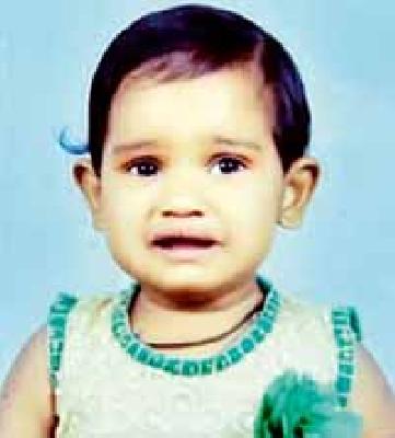 One and a half year old child's natal victim | दीड वर्षीय बालिकेचा नालीत बळी