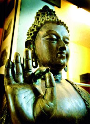 The opportunity to see the Buddha's antiquity | बुद्धांची पुरातन मूर्ती पाहण्याची संधी The opportunity to see the Buddha's antiquity | बुद्धांची पुरातन मूर्ती पाहण्याची संधी