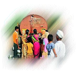 Practices from municipal water tankers | महापालिकेच्या पाण्याचा टँकरमधून गैरव्यवहार Practices from municipal water tankers | महापालिकेच्या पाण्याचा टँकरमधून गैरव्यवहार