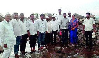 After tireless efforts, the niramai broke | अथक प्रयत्नानंतर नीरामाई खळाळली After tireless efforts, the niramai broke | अथक प्रयत्नानंतर नीरामाई खळाळली