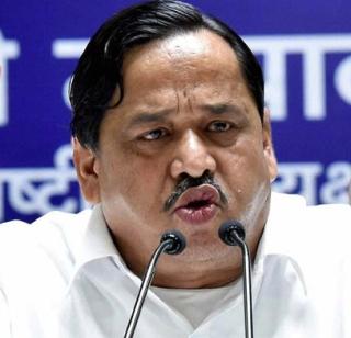 Mayawati after the defeat, said the traitors to Muslims - Naseemuddin Siddiqui | मायावती पराभवानंतर मुस्लिमांना म्हणाल्या गद्दार - नसीमुद्दीन सिद्दिकी Mayawati after the defeat, said the traitors to Muslims - Naseemuddin Siddiqui | मायावती पराभवानंतर मुस्लिमांना म्हणाल्या गद्दार - नसीमुद्दीन सिद्दिकी
