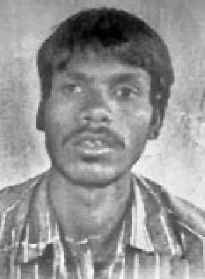 The young killed in a hunger strike at Mangigutigi | मांगीतुंगी येथे पिकअपखाली चेंगरून तरुण ठार The young killed in a hunger strike at Mangigutigi | मांगीतुंगी येथे पिकअपखाली चेंगरून तरुण ठार