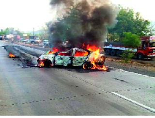 New 25 bikes burned | नवीन २५ दुचाकी जळून खाक New 25 bikes burned | नवीन २५ दुचाकी जळून खाक