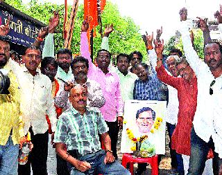 Sangliit outbreaks against Raosaheb Demon | रावसाहेब दानवेंविरुद्ध सांगलीत उद्रेक Sangliit outbreaks against Raosaheb Demon | रावसाहेब दानवेंविरुद्ध सांगलीत उद्रेक