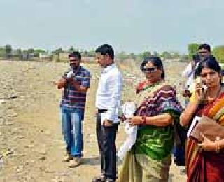 Inspector of the canals by mayor | महापौरांनी केली नाल्यांची पाहणी Inspector of the canals by mayor | महापौरांनी केली नाल्यांची पाहणी