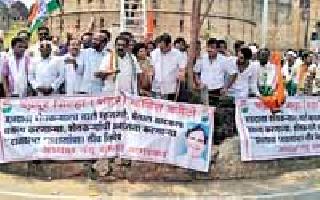 Democrats protest Chandrapur, Rashtriya, Brahmaputra protest | दानवे यांच्या वक्तव्याचा चंद्रपूर, मूल, ब्रह्मपुरीत निषेध Democrats protest Chandrapur, Rashtriya, Brahmaputra protest | दानवे यांच्या वक्तव्याचा चंद्रपूर, मूल, ब्रह्मपुरीत निषेध