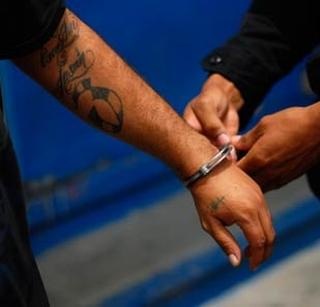 IPL once again fixing net | आयपीएल पुन्हा एकदा फिक्सिंगच्या जाळ्यात IPL once again fixing net | आयपीएल पुन्हा एकदा फिक्सिंगच्या जाळ्यात