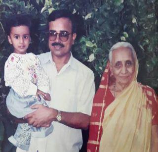 Strengthens my life because of strong faith | खंबीर आईमुळेच जीवनाला कलाटणी Strengthens my life because of strong faith | खंबीर आईमुळेच जीवनाला कलाटणी