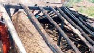 The house was burned at Pythagota | पाथरगोटा येथे घर जळाले