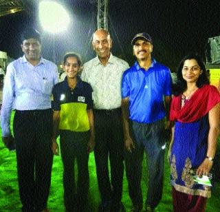 Thane's Aditi Parab leads the 100th and 200m championship | ठाण्याची अदिती परब १०० व २०० मीटर स्पर्धेत अव्वल Thane's Aditi Parab leads the 100th and 200m championship | ठाण्याची अदिती परब १०० व २०० मीटर स्पर्धेत अव्वल