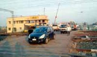 The work of the Dwivedi flyover is slow | देव्हाडी उड्डाणपुलाचे काम संथगतीने The work of the Dwivedi flyover is slow | देव्हाडी उड्डाणपुलाचे काम संथगतीने