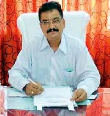 Charkh has the charge of education officer | चलाख यांच्याकडे शिक्षणाधिकारीचा प्रभार