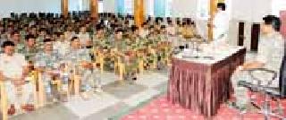 The stress relief of the police | पोलिसांना तणावमुक्तीचा कानमंत्र