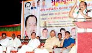 Politics to wipe tears of sadness | दु:खीतांचे अश्रू पुसण्यासाठी राजकारण करणार Politics to wipe tears of sadness | दु:खीतांचे अश्रू पुसण्यासाठी राजकारण करणार