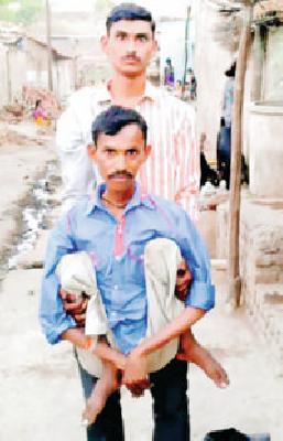 Sensual sensitive minds for satisfaction | संतोषसाठी सरसावली संवेदनशील मने